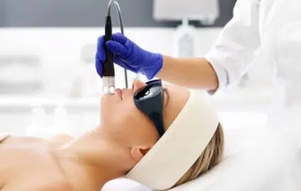 Quels sont les meilleurs traitements contre les cicatrices d'acné ? | Dr Mayeux | Paris