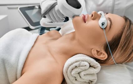 En quoi consiste le traitement par IPL en médecine esthétique ? | Dr Mayeux | Paris